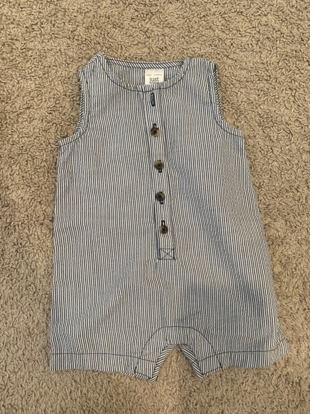 Qty.7  Boy infant Rompers - Picture 7 of 8